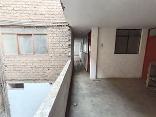 Foto 7 de Vendo Amplia Casa En Av. Canto Grande Cerca Al Hospital De Sjl
