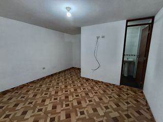 Foto 3 de Vendo Amplia Casa En Av. Canto Grande Cerca Al Hospital De Sjl