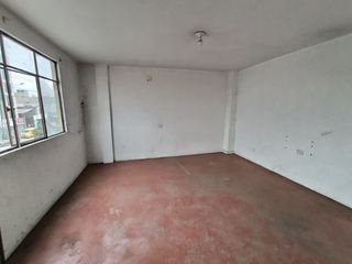 Foto 4 de Vendo Amplia Casa En Av. Canto Grande Cerca Al Hospital De Sjl