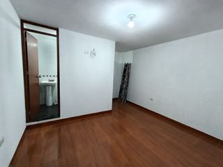 Foto 5 de Vendo Amplia Casa En Av. Canto Grande Cerca Al Hospital De Sjl