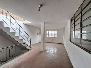 Foto 12 de Vendo Amplia Casa En Av. Canto Grande Cerca Al Hospital De Sjl