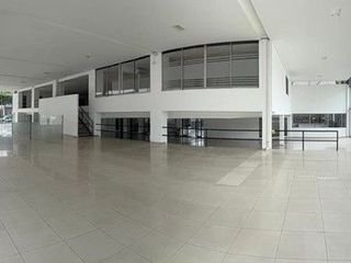 Foto 8 de ALQUILO LOCAL COMERCIAL 4692 M2 JORGE ISAACS
