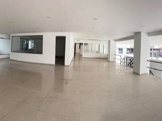 Foto 2 de ALQUILO LOCAL COMERCIAL 4692 M2 JORGE ISAACS