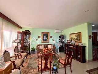 Foto 5 de Apartamento en venta con vista al mar