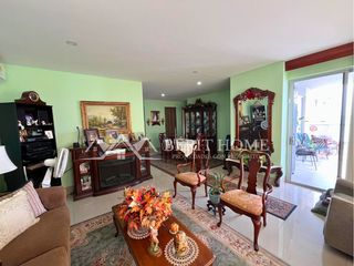 Foto 6 de Apartamento en venta con vista al mar