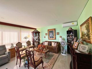 Foto 7 de Apartamento en venta con vista al mar