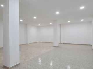 Foto 4 de ALQUILO LOCAL COMERCIAL 200 M2  PRADOIS DEL NORTE