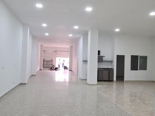 Foto 2 de ALQUILO LOCAL COMERCIAL 200 M2  PRADOIS DEL NORTE
