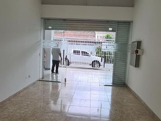 Foto 22 de ALQUILO LOCAL COMERCIAL 200 M2  PRADOIS DEL NORTE