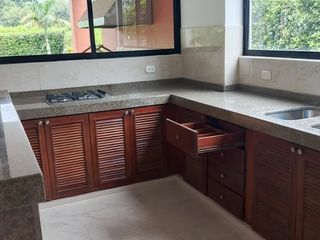 Foto 8 de Venta de Casa Campestre en Villavicencio, Meta, AMARILLO