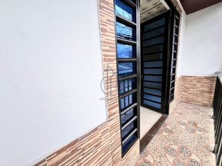 Foto 16 de CASA RENTABLE CON 3 APARTAMENTOS Y 1 APARTAESTUDIO