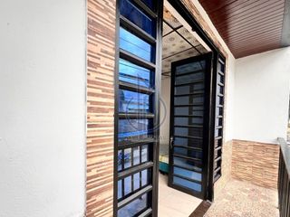 Foto 26 de CASA RENTABLE CON 3 APARTAMENTOS Y 1 APARTAESTUDIO