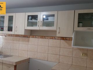 Foto 2 de SE ALQUILA ACOGEDOR DEPARTAMENTO FRENTE A PARQUE