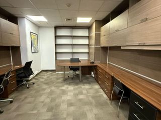 Foto 3 de Oficina Amoblada de 230 m² Cerca Al Jockey Plaza en Santiago de Surco