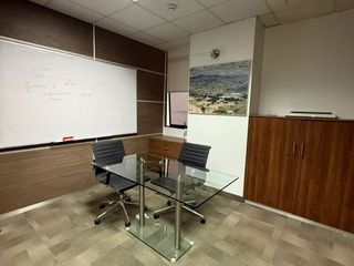 Foto 8 de Oficina Amoblada de 230 m² Cerca Al Jockey Plaza en Santiago de Surco
