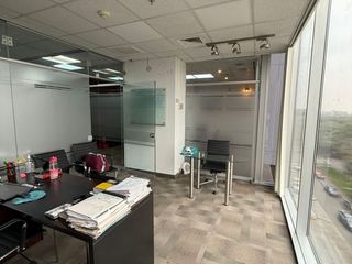 Foto 11 de Oficina Amoblada de 230 m² Cerca Al Jockey Plaza en Santiago de Surco