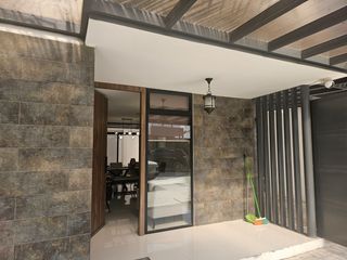 Foto 2 de En Venta Casa de 4 Dorm. en Urbanización Uxmal - Manta