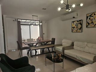 Foto 3 de En Venta Casa de 4 Dorm. en Urbanización Uxmal - Manta