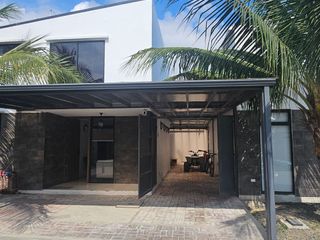 Foto 25 de En Venta Casa de 4 Dorm. en Urbanización Uxmal - Manta