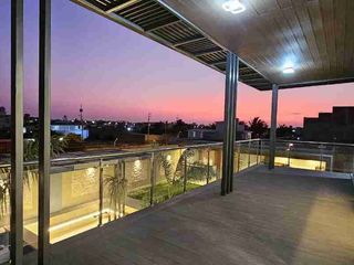 Foto 8 de 🏡✨ Venta de casa de 3 pisos en Condominio Loma Linda – Los Ejidos, Piura ✨🏡