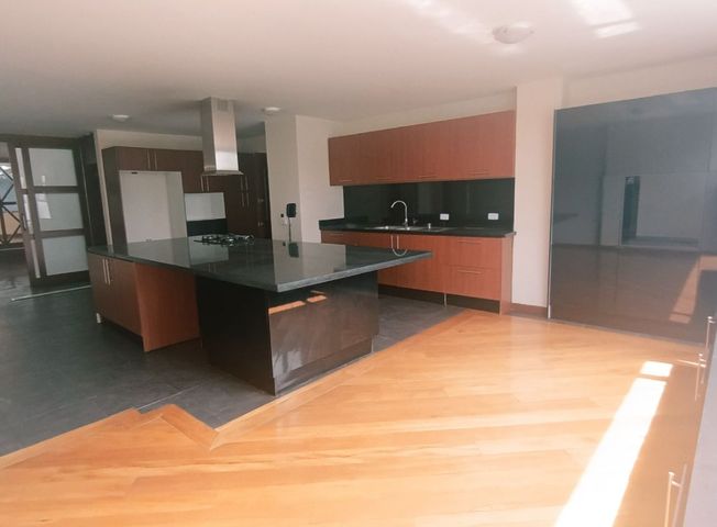 Apartamento en venta en Quito Tenis - Altro