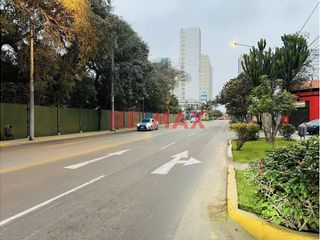 Foto 10 de Se Vende Lindo Departamento + Cochera, Vive En La Mejor Zona Santa Beatriz - Lima