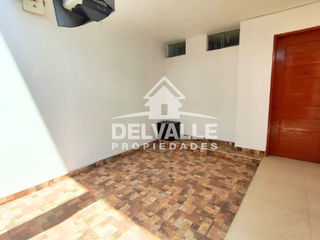 Foto 2 de SE VENDE LINDA CASA DE OCASION EN MIRAFLORES COUNTRY CLUB