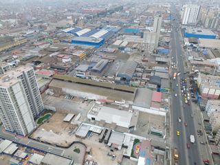 Foto 1 de VENTA DE TERRENO PARA PROYECTOS INMOBILIARIOS DE 5,240 M2 - AV. COLONIAL - CERCADO DE LIMA