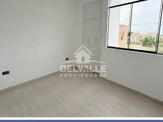 Foto 10 de Casa Moderna de 2 Pisos + Terraza | 165 m² Construidos – Zona Fresca y Ventilada