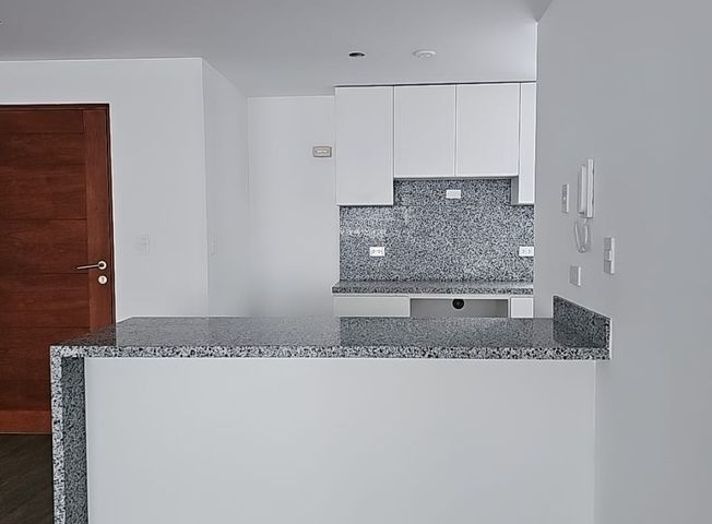 Departamento en Venta en Santiago de Surco - Więcej