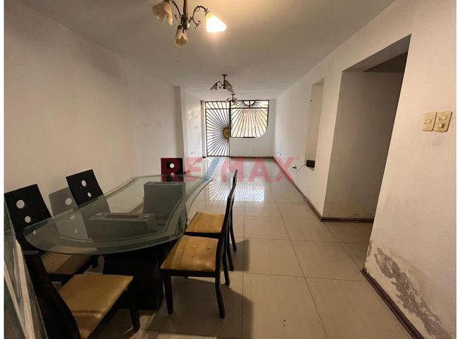 Casa en Venta en Los Olivos - Więcej
