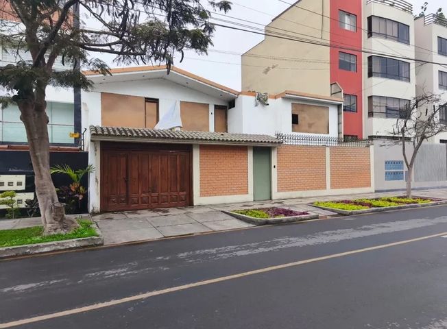 Terreno en Venta en San Borja - Mehr