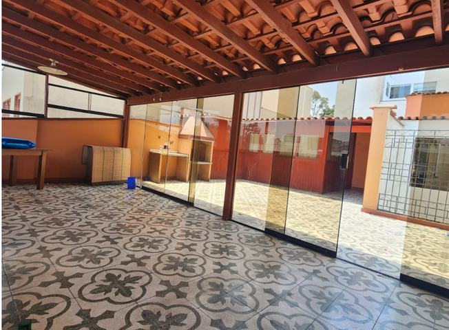 Casa en Venta en Santiago de Surco - Więcej