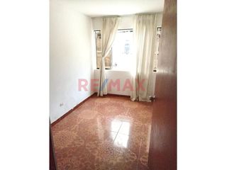Departamento en Venta en Villa María del Triunfo - Więcej