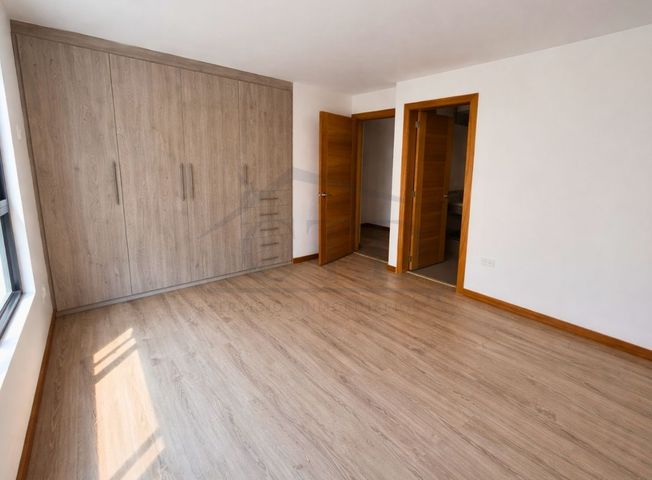 Apartamento en venta en El Condado - Więcej