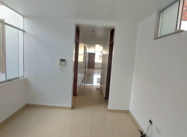 Departamento en Venta en Santiago de Surco - More