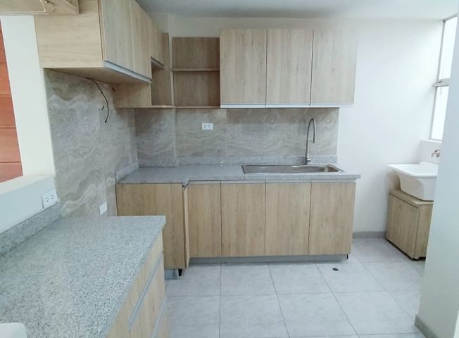 Departamento en Venta en Los Olivos - Więcej