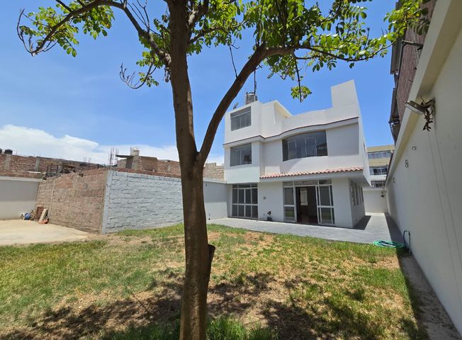 Casa en venta en Tacna | PROPERATI