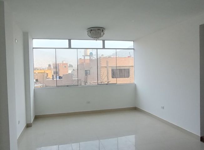 Departamento en Venta en Ate - Widok 4