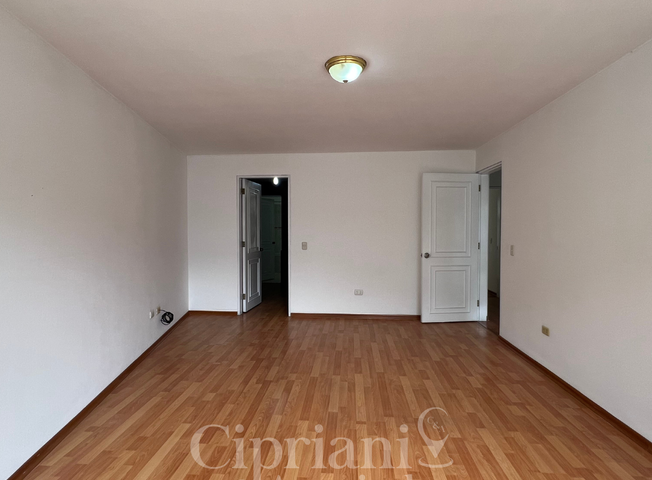 Departamento en Venta en Santiago de Surco - Więcej
