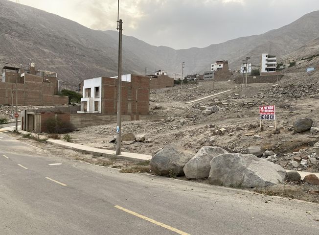 Terreno en Venta en Lurigancho - Więcej
