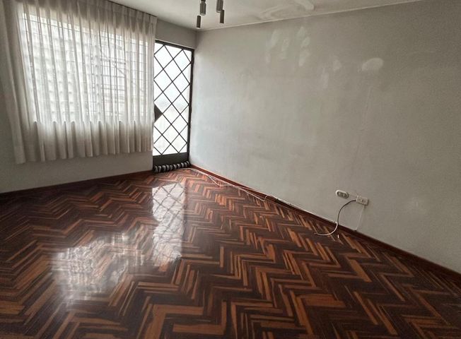 Casa en Venta en Santiago de Surco - Mehr