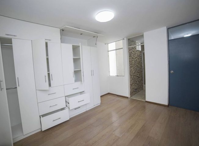 Departamento en Venta en Surquillo - Więcej