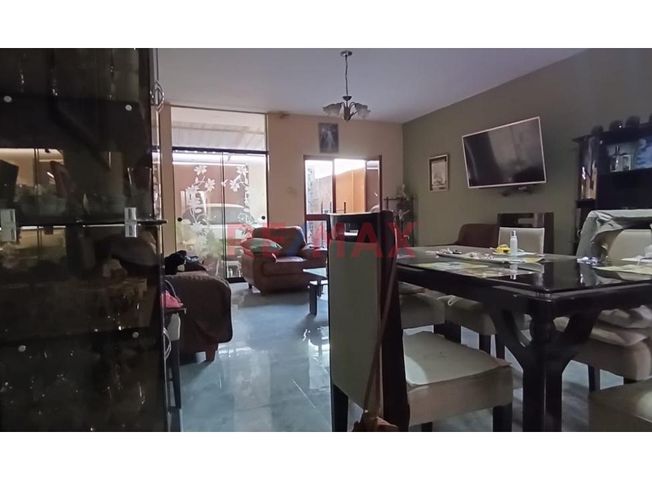 Casa en Venta en Villa María del Triunfo - Fler