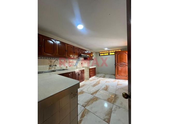 Casa en Venta en Los Olivos - Meer