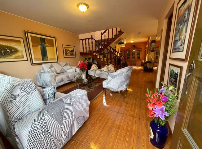 Casa en Venta en Ate - Widok 4