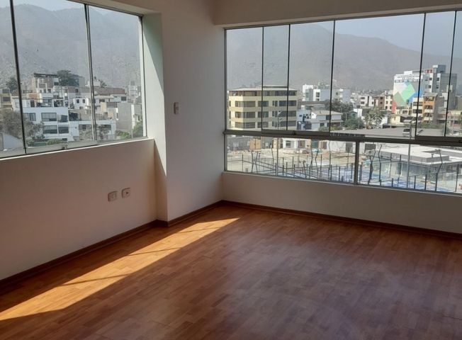Departamento en Venta en Ate - Mehr