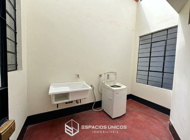 Casa en Venta en Comas - Więcej