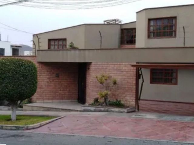 LINDA CASA EN VENTA UBICADA EN LA MOLINA