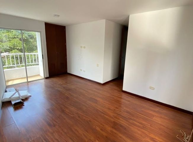 Apartamento en arriendo en Comuna 12 Cabecera del Llano